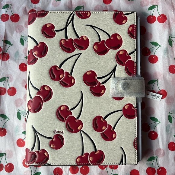 🍒📕🍒 COACH NOTEBOOK WITH CHERRY PRINT 🍒📕🍒 NWT 🍒📕🍒 - Picture 12 of 16